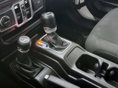 Used 2018 Jeep Wrangler Unlimited Sport S AWD/4WD image 19