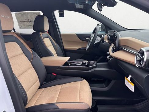 New 2026 Chevrolet Equinox ACTIV w/ Convenience Package III AWD/4WD image 15