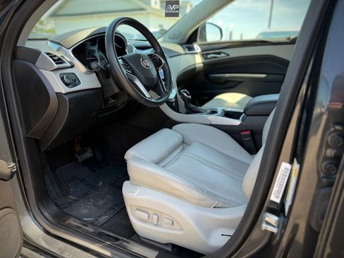 Used 2015 Cadillac SRX Luxury w/ Driver Awareness Package FWD image 8