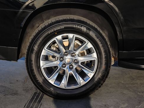 Used 2024 Chevrolet Tahoe Premier AWD/4WD image 12