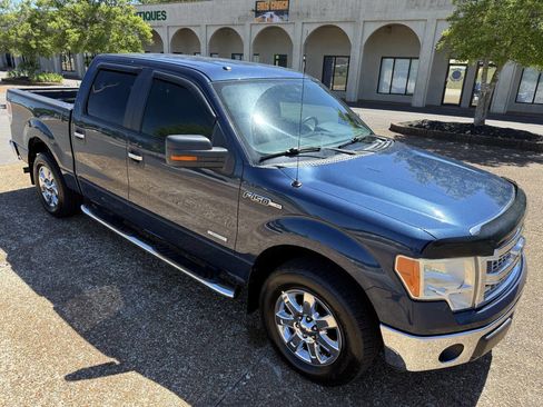 Used 2014 Ford F150 XLT w/ XLT Chrome Package RWD image 2