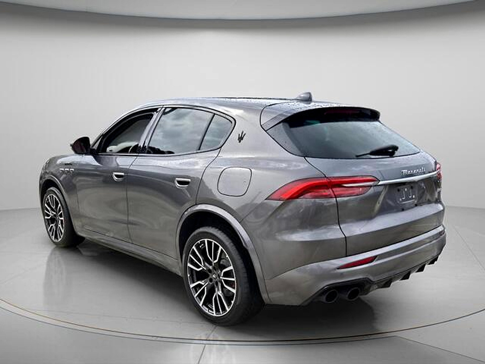 Used 2023 Maserati Grecale Modena AWD/4WD image 8