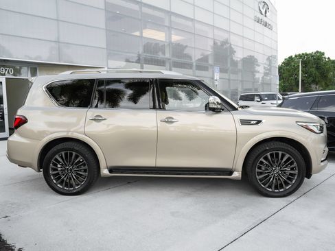 Used 2023 INFINITI QX80 Sensory w/ Cargo Package AWD/4WD image 11