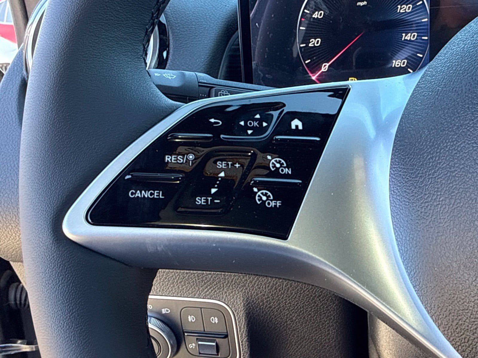 New 2026 Mercedes-Benz GLB 250 4MATIC image 23