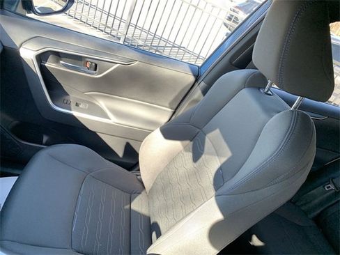 Used 2023 Toyota RAV4 SE image 29
