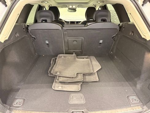 Used 2023 Volvo XC60 B5 Plus w/ Protection Package Premier image 23