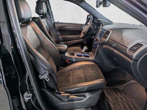 Used 2018 Jeep Grand Cherokee Altitude image 27