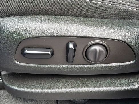 Used 2024 GMC Terrain SLE w/ Driver Convenience Package AWD/4WD image 15
