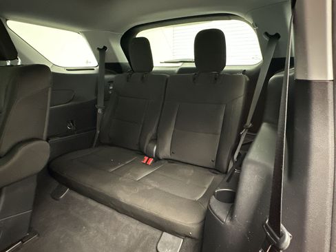 Used 2022 Ford Explorer XLT AWD/4WD image 31