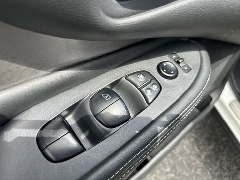 Used 2024 Nissan Murano SV w/ SV Midnight Edition Package AWD/4WD image 18