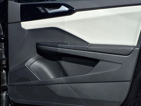 Certified 2025 Volkswagen Taos S image 26