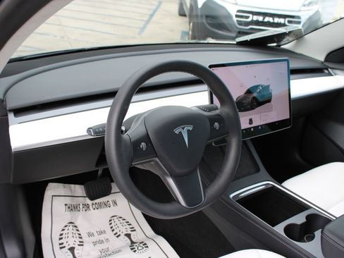 Used 2022 Tesla Model 3 Long Range AWD/4WD image 26
