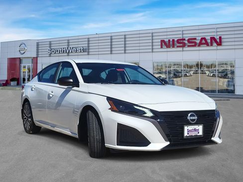 New 2026 Nissan Altima 2.5 SV image 4