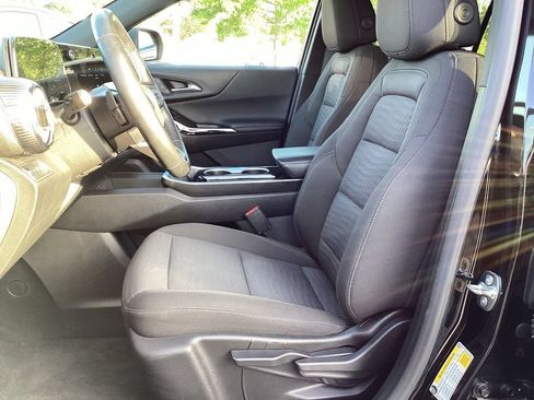 Used 2025 Chevrolet Equinox LT AWD/4WD image 12