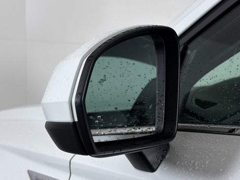 Used 2024 Volkswagen Taos SE w/ Panoramic Sunroof Package image 26