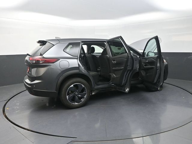 Used 2024 Nissan Rogue SV AWD/4WD image 45