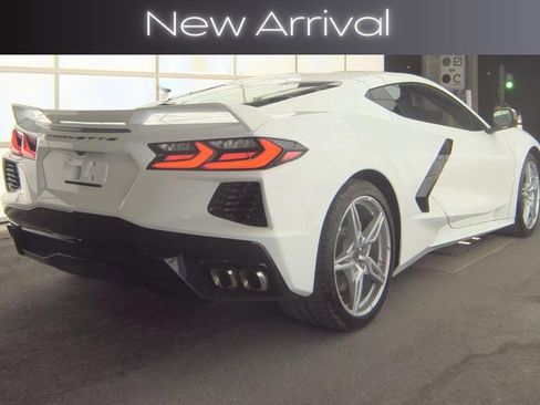Used 2022 Chevrolet Corvette Stingray Coupe w/ Z51 Performance Package RWD image 4