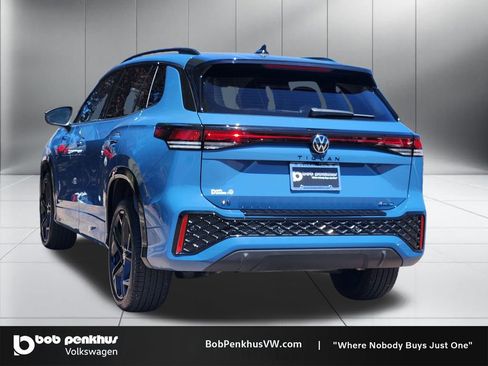 Used 2025 Volkswagen Tiguan SE R-Line AWD/4WD image 27