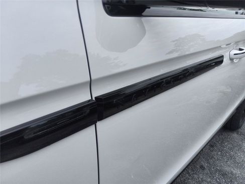 New 2026 Lincoln Navigator Reserve w/ Jet Appearance Package AWD/4WD image 10