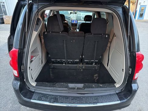 Used 2014 Dodge Grand Caravan SXT image 8