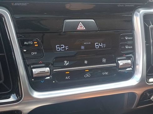 Used 2023 Kia Sorento SX Prestige AWD/4WD image 16