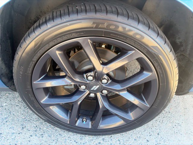 Used 2022 Dodge Challenger SXT w/ Driver Convenience Group RWD image 9