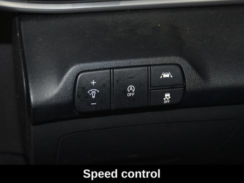 Used 2021 Hyundai Elantra SE FWD image 12