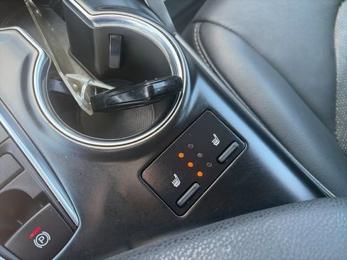Used 2018 Toyota Camry XSE FWD image 38