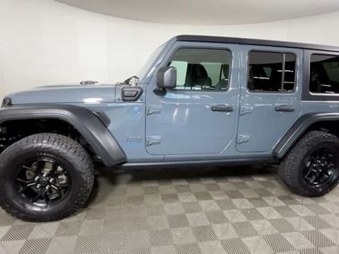 Used 2024 Jeep Wrangler Unlimited AWD/4WD image 9