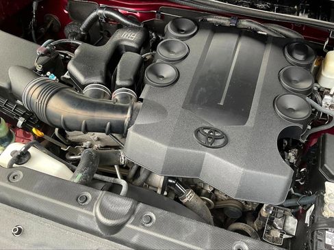 Used 2011 Toyota 4Runner SR5 w/ Convenience Pkg image 31