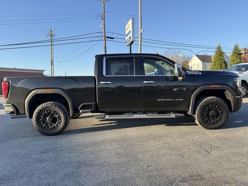 Used 2024 GMC Sierra 2500 Denali w/ Denali Reserve Package image 8