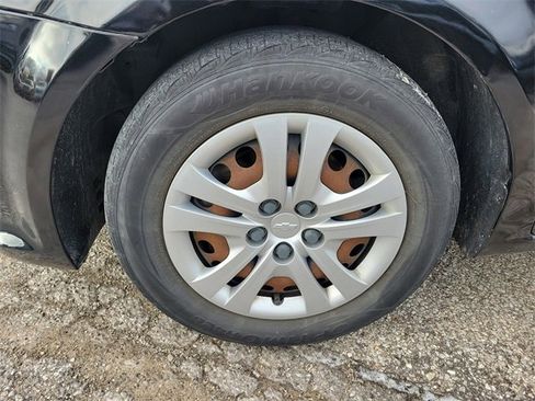 Used 2020 Chevrolet Sonic LT image 9