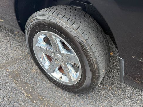 Used 2015 RAM 1500 Express RWD image 18