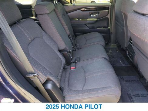Certified 2025 Honda Pilot Sport image 24