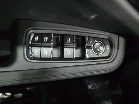 Certified 2026 Porsche Macan S AWD/4WD image 21
