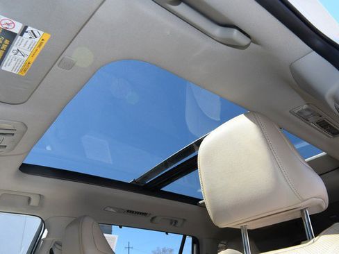 Used 2020 Toyota Highlander Platinum image 19