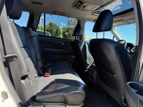 Used 2017 Honda Pilot Touring image 11
