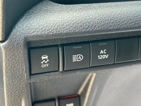Used 2025 Toyota Sienna Limited AWD/4WD image 31