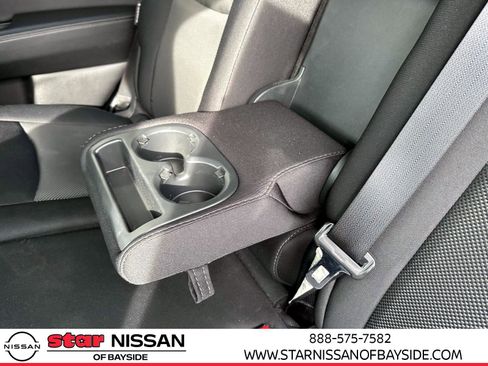 Used 2019 Nissan Pathfinder SV image 19