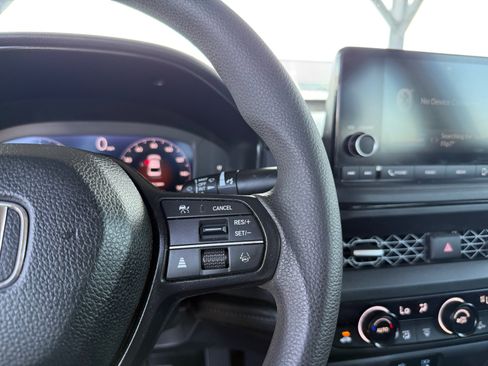 Used 2025 Honda Accord SE image 17