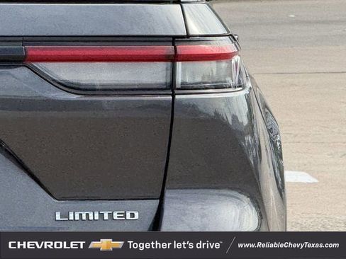 Used 2022 Jeep Grand Cherokee Limited w/ Luxury Tech Group II AWD/4WD image 8