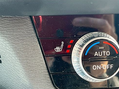 Used 2024 Mitsubishi Outlander SE image 21