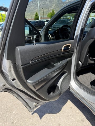 Used 2015 Jeep Grand Cherokee Limited AWD/4WD image 12