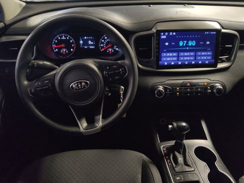 Used 2017 Kia Sorento L FWD image 22