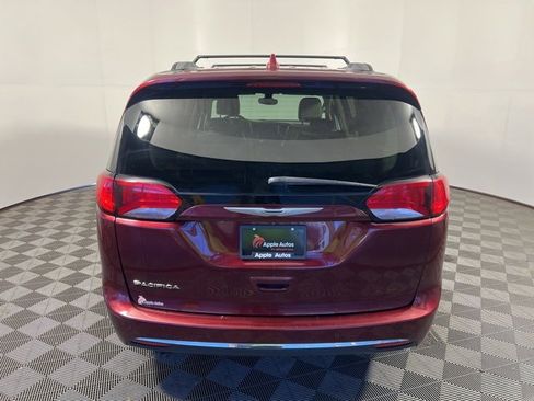 Certified 2017 Chrysler Pacifica Touring-L image 5