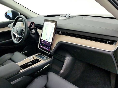 Used 2025 Volvo EX90 Ultra image 28