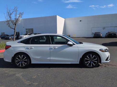 Used 2024 Honda Civic EX image 4