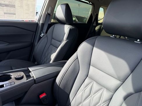 New 2026 Nissan Rogue Platinum w/ Tech Package image 13