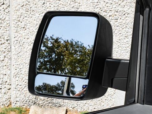 Used 2019 Nissan NV 1500 S image 39