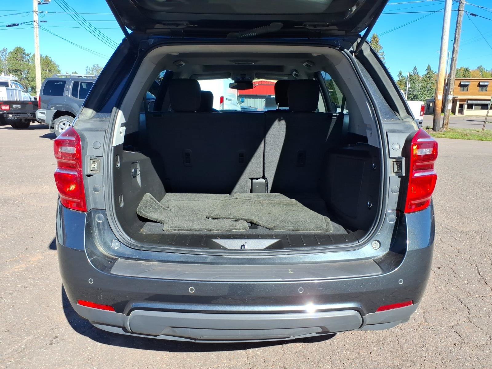 Used 2017 Chevrolet Equinox LT w/ Convenience Package AWD/4WD image 12